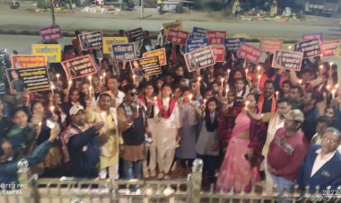 पहाड़ीया जनजाति बेटी के हत्या कांड के विरोध में सड़क पर निकला जनाक्रोश केंडल मार्च निकाल कर दि गई श्रद्धांजलि