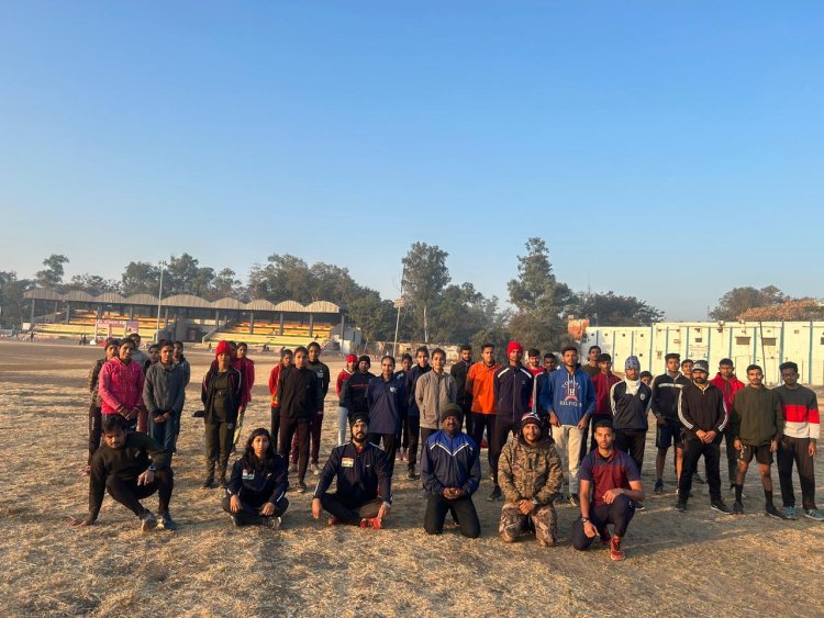 विराट सूर्य नमस्कार महायज्ञ मैराथन दौड़ पतंजलि युवा भारत द्वारा आहूति दी गई