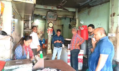 खाद्य एवं औषधि कार्रवाई लगातार जारी:-  दूध एवम दूध से बने खाद्य पदार्थों के नमूने लिए गए