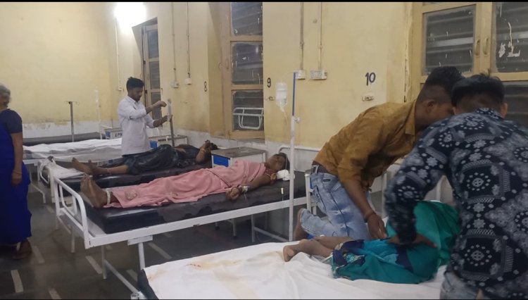 ट्रैक्टर ट्राली पलटी 2 की मौत 6 घायल देखें किस की मौत हुई ओर कौन घायल