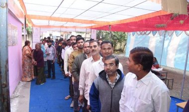 जिले में शांतिपूर्ण हुई मतदान प्रक्रिया  पांचों विधानसभा क्षेत्रों में मतदाताओं ने उत्साह से किया मतदान