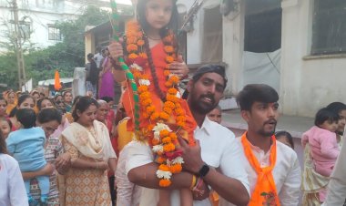 भव्य शोभयात्रा में गूंजे राम के जयकारे, नन्हें रामजी ने मोहा सबका मन