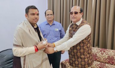 फार्मेसी कॉउंसिल ऑफ इंडिया के अध्यक्ष श्री पटेल का राॅयल काॅलेज कैम्पस में स्वागत किया गया