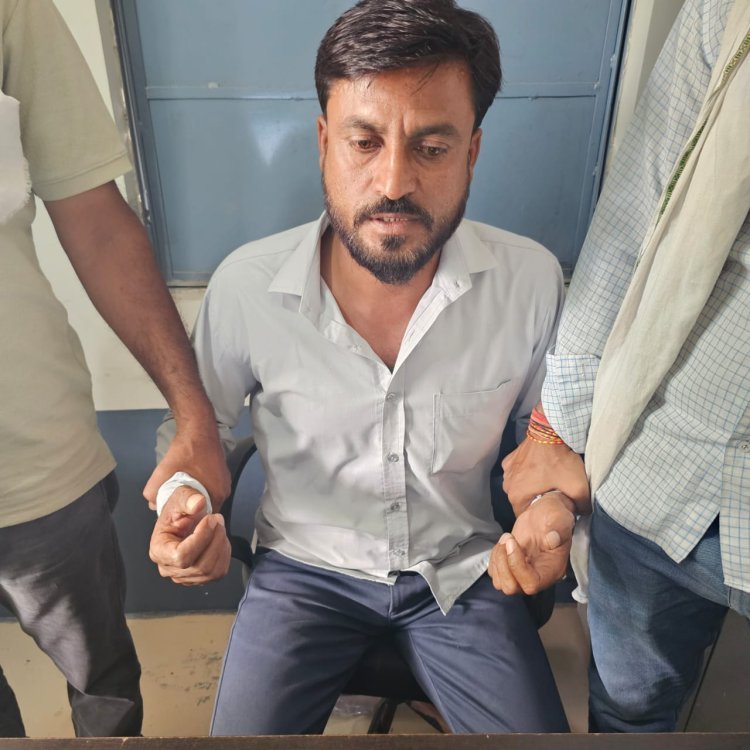 सहायक सचिव 8 हजार रू रिश्वत की लेते हुआ ट्रैप, पीएम आवास की किश्त डालने के बदले मांग रहा था 10 हजार की रिश्वत