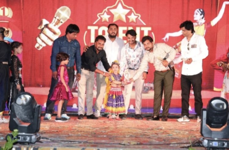 गायन में भव्यराज और नृत्य में 4 वर्षीय ईशानवी ने अपने बेहतरीन प्रस्तुति से किया मंच पर राज, नई शुरुआत के बैनर तले आयोजित टैलेंट ऑफ रतलाम में कलाकारों ने दिखाया टैलेंट