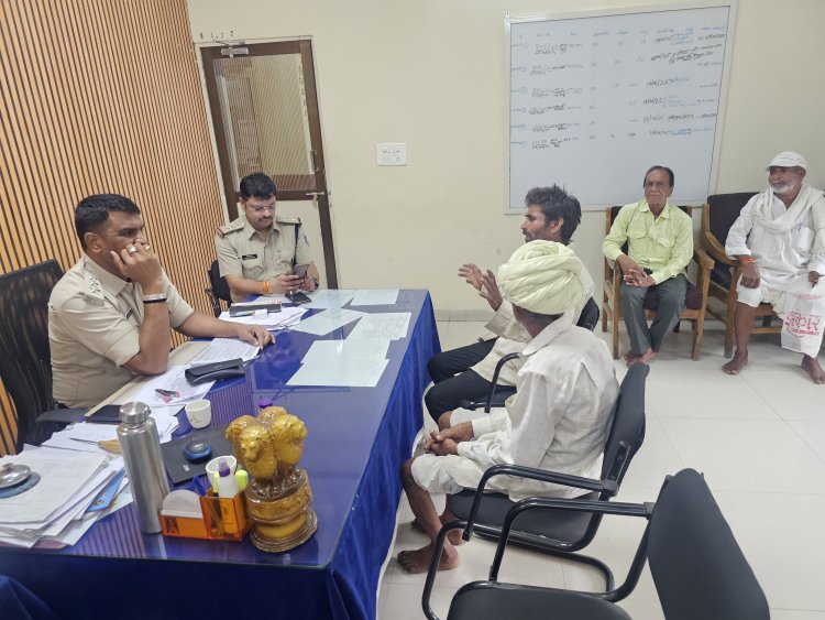 पुलिस अधीक्षक के निर्देशन पर सीएम हेल्पलाइन एवं थाने पर प्राप्त शिकायतों का कैंप लगाकर किया जा रहा समाधान