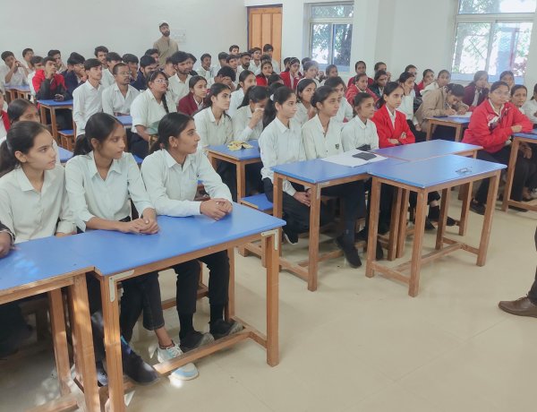 राॅयल काॅलेज में महिला बाल विकास विभाग द्वारा   बाल विवाह मुक्त भारत अभियान  उन्मुखीकरण व सह प्रशिक्षण।