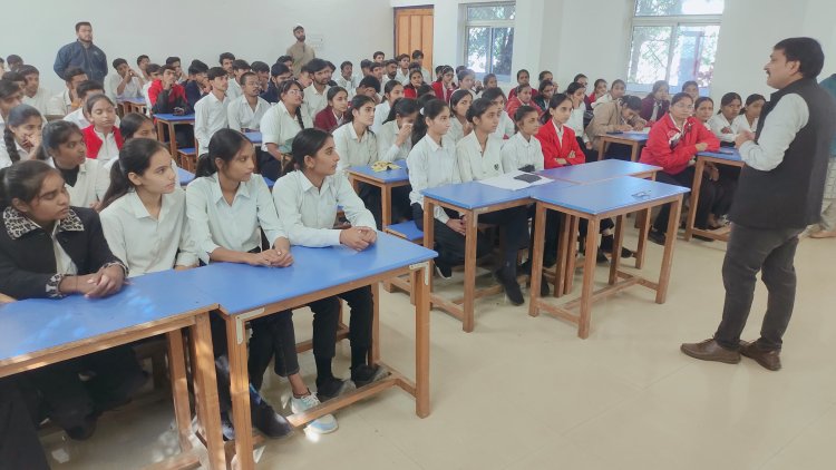 राॅयल काॅलेज में महिला बाल विकास विभाग द्वारा   बाल विवाह मुक्त भारत अभियान  उन्मुखीकरण व सह प्रशिक्षण।